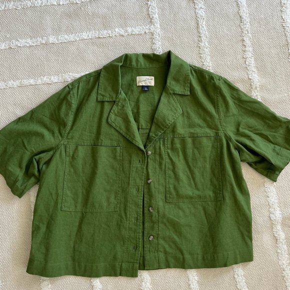Universal Thread Tops - Universal Thread Cropped Button Up